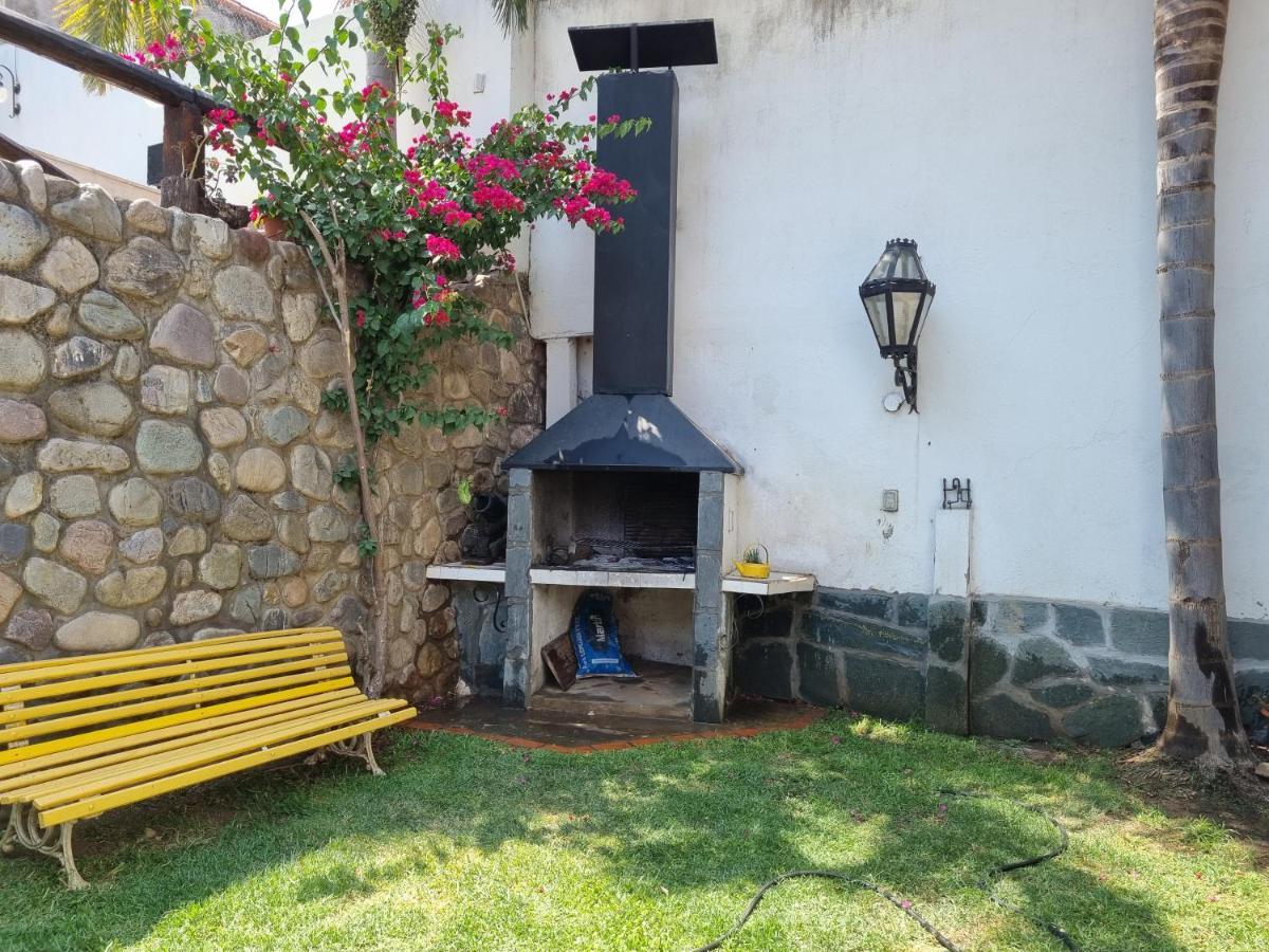 Hostal Las Rosas Salta Esterno foto