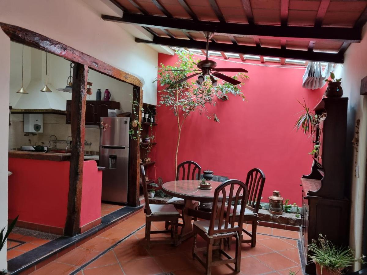 Hostal Las Rosas Salta Esterno foto