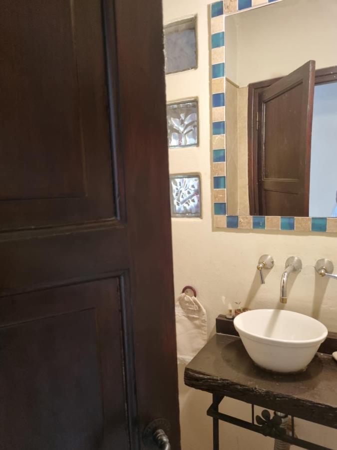 Hostal Las Rosas Salta Esterno foto