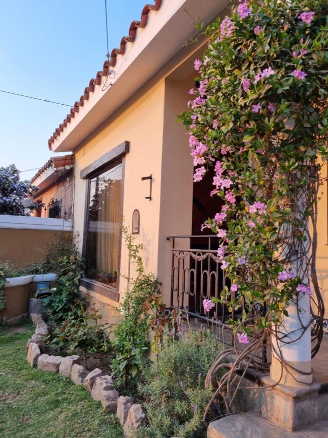 Hostal Las Rosas Salta Esterno foto