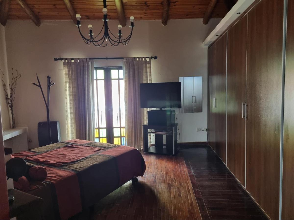 Hostal Las Rosas Salta Esterno foto