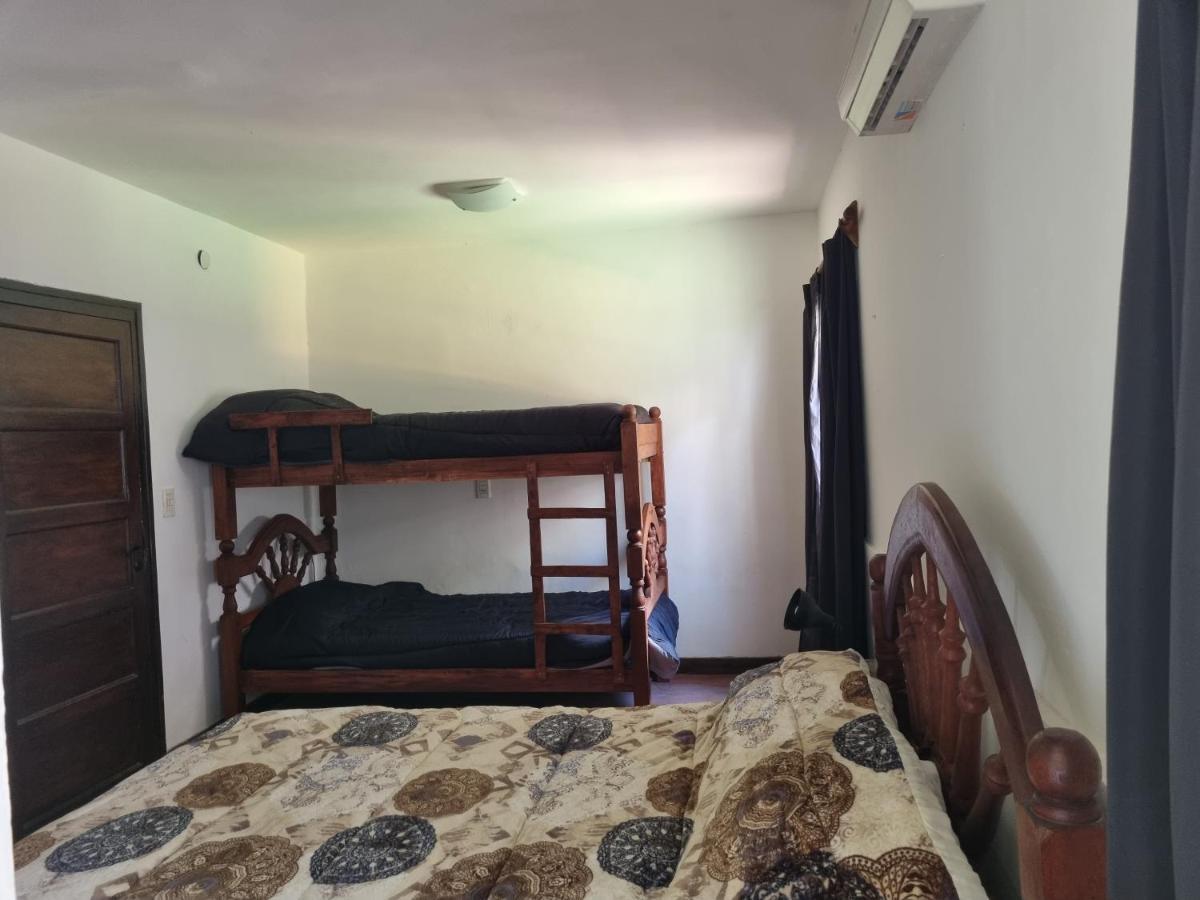 Hostal Las Rosas Salta Esterno foto
